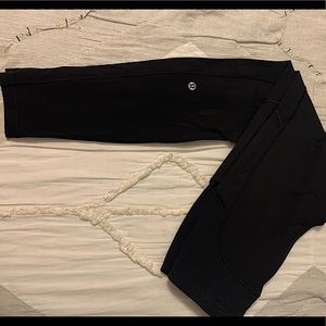 Lululemon speed up leggings. Size 6. black 28 inches
